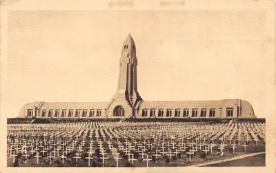 Ossuaire de Douaumont — vue générale — Impression de l'Ossuaire de Douaumont
