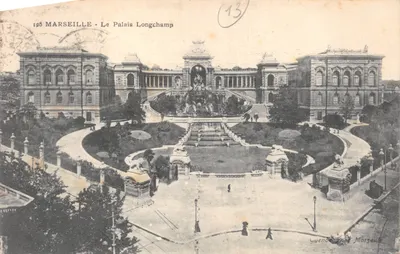 Marseille - Le Palais Longchamp — vue du bâtiment et de la fontaine centrale, éditeur Guénoë Phot Marseille, n°196