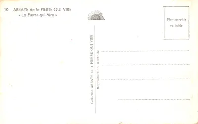 Abbaye de la Pierre-qui-Vire — monument à la croix de pierre dans un parc boisé — éditeur PRAY, n°10 — पीछे