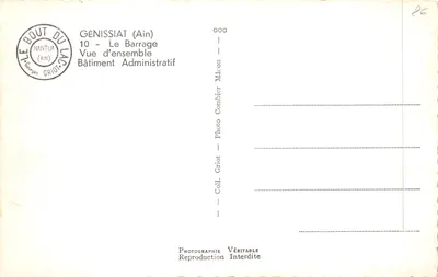 Génissiat (Ain) — Vue d'ensemble du barrage et bâtiment administratif — Photo Combier Mâcon — पीछे