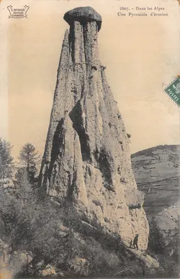 Pyramide d'érosion — Vue de la Pyramide — E. Reynaud, Chambein