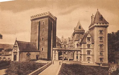 Pau - Château Henri IV — Façade et Entrée — Éditeur : Héloïse Labouche, Toulouse