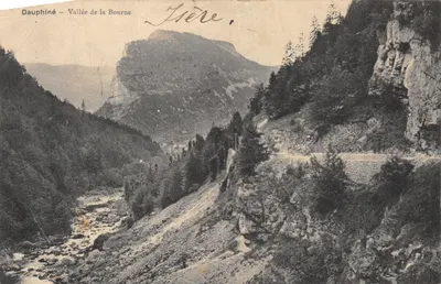 Dauphiné — Vallée de la Bourne — éditeur Dauphiné, n° de série non visible