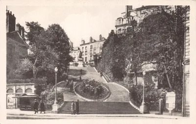 Escalier de la Place des Martyrs — vue panoramique avec jardin central — éditeur C° IES ARTS PHOTOMECHANIQUES