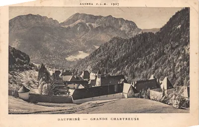 Dauphiné — Grande Chartreuse — vue du monastère en montagne