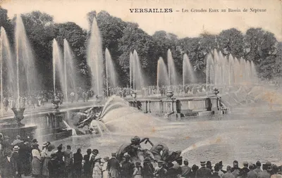 Versailles — Les Grandes Eaux au Bassin de Neptune — Éditeur imprimeur non visible