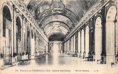 Palais de Versailles — Galerie des Glaces (Mirror Gallery) — L. R