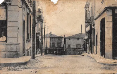 Rue commerçante — vue d'angle avec établissements 'Tabacs' et 'Casino' — Éditeur Gerenton