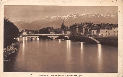 Grenoble — Vue de Nuit et la Chaîne des Alpes — P.G. phot.-édit., Grenoble