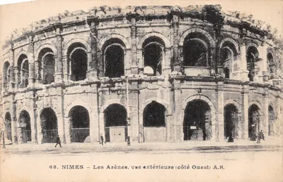 Nîmes — Les Arènes, vue extérieure (côté Ouest) — A.R. éditeur, n° 68