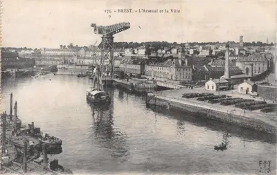 Brest - L'Arsenal et la Ville — éditeur FIT, n° 175