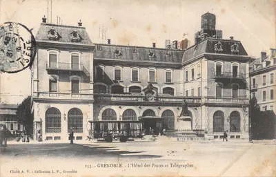 Grenoble — L'Hôtel des Postes et Télégraphes — Cliché A. V., Collection L. P., Grenoble