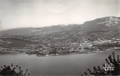 Lac du Bourget — Vue panoramique d'Aix-les-Bains, Grand Port, Petit Port et Mont-Revard — Éditions Réelles, Imprimerie Interdépartementale