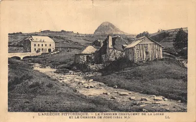 L'Ardèche pittoresque — Le premier confluent de la Loire et le Gerbier de Jonc (1551 m.) — Reproduit par Dubucq, Anhens, n°7