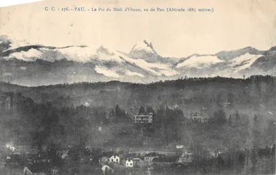 Pic du Midi d'Ossau — vue de Pau (Altitude 2885 mètres) — C.C. 176. PAU