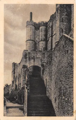 Château de Mont-Saint-Michel — vue du grand escalier et de la tour — éditeur ABBAYE DU MONTE SAINT-MICHEL, n°9