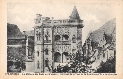 NANTES — Au Château des Ducs de Bretagne — Sommet de la Tour de la Couronne-d'Or — Les Logglas — n° 370