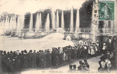 Versailles — Le Bassin de Neptune un Jour de Grandes Eaux — éditeur Léon Lévy n°337