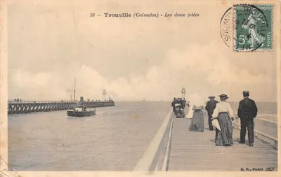 Trouville (Calvados) — Les deux jetées — B. F., Paris