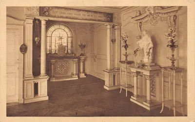 Chambre-Oratoire des Buissonnets — intérieur orné d'une statue de la Vierge et d'un autel — éditeur DECOSS