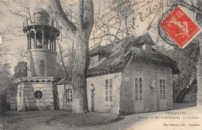 Versailles - Hameau de Marie-Antoinette - La Laiterie — Mme Moreau, édit., Versailles