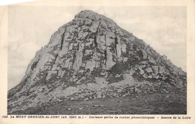Le MONT GERBIER-de-JONC (alt. 1551 m.) — Curieuse gerbe de roches phonolitiques — Source de la Loire — Éditeur : Editions artistiques Haond-Collard
