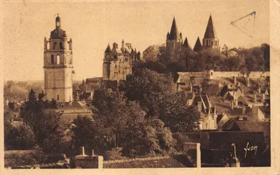 Loches (Indre-et-Loire) — La tour Saint-Antoine, le château royal et la collégiale Saint-Ours — Éditions d'Art YVON, Paris