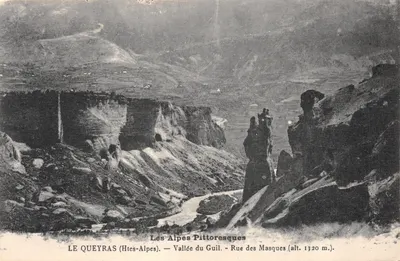 Le Queyras (Htés-Alpes) — Vallée du Guil. Rue des Masques (alt. 1320 m.) — Les Alpes Pittoresques, éditeur Louis Caille, numéro de série 100