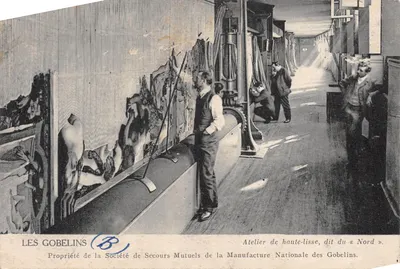 Atelier de haute-lisse dit du « Nord » — Manufacture Nationale des Gobelins — éditeur IMPRIMÉ SUR LA CARTE : Anciens Étab. Neurdein, Paris