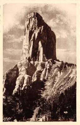 Mont Aiguille — éditeur COMBIER IMP. MACON n°498