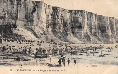 Le Tréport — La Plage et la Falaise — LL — n°25