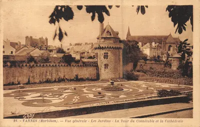 Vannes (Morbihan) — Vue générale - Les Jardins - La Tour du Connétable et la Cathédrale — Gaby