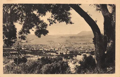 Vue générale de Toulon — prise du mont Faron — éditeur Rella