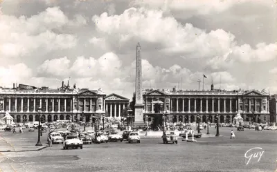 Place de la Concorde — Obélisque de Louxor au centre, Hôtel de Crillon à gauche — Éditeur André LECONTE, Ed. d'Art « GUY »