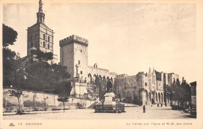 Avignon — Le Palais des Papes et N.-D. des Doms — éditeur : Arts Photographiques Strasbourg