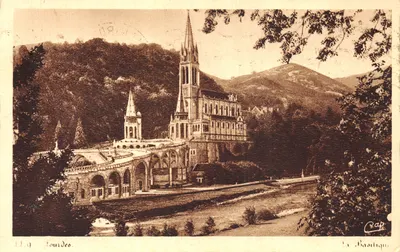 Lourdes — La Basilique — éditeur C. Rap