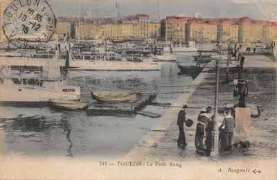 TOULON - Le Petit Rang — vue du port avec bateaux et quai, éditeur A. Bougault, n° 703