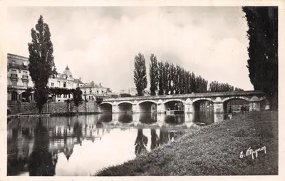 Melun — Le Pont de Pierre — Édition E. Mignon, n° 1006
