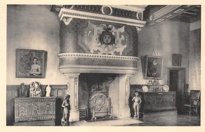 Salle à manger du Château d'Azay-le-Rideau — intérieur orné d'un grand feu de cheminée — Édition du Grand Palais