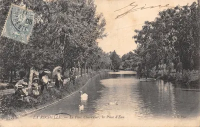 La Rochelle — Le Parc Charruyer, la Pièce d'Eau — ND Phot