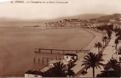Cannes — La Croisette et le Mont Chevallier — éditeur C.A.P. Strasbourg