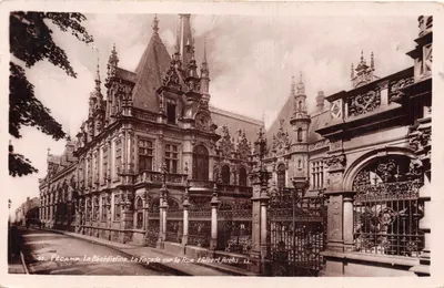 Fécamp — La façade de l'abbaye bénédictine sur la rue Albert Arch. — LL. (éditeur)