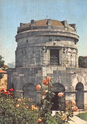 Mausolée de Théodoric à Ravenne — éditeur Actiphos