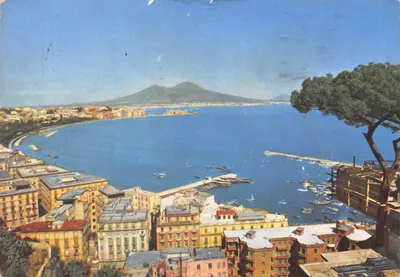 Vue de Naples — Port et montagne du Vésuve — éditeur Globiron