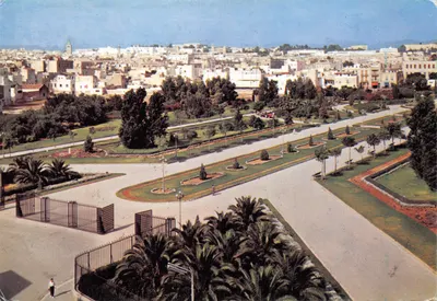 Tunis - Jardin Habib Thameur — vue aérienne du parc avec allées et palmiers, éditeur HOS2