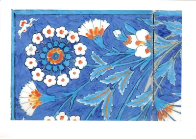 Détail de carreau d'Îznik — Mausolée de Hürrem Sultan — éditeur Refioğlu Publications