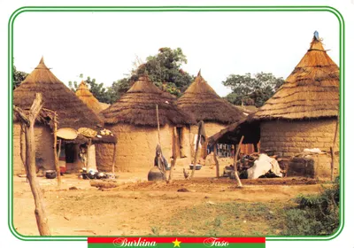 Village de Taso — maisons en pisé à toits de chaume — éditeur Taso