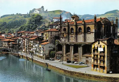 Ondarroa (Vizcaya) — vue de la ría et de l'église Santa María (monument national) — éditeur COBAS & Cia