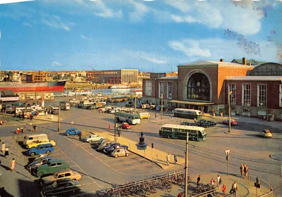 Kiel, Hauptbahnhof — vue du quai et du bâtiment principal — imprimé sur la carte
