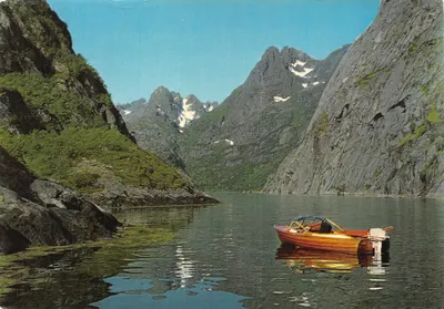 Trollfjorden — fjord norvégien entre montagnes escarpées — éditeur Aune Kunstforlag AS, n° F-1995-4